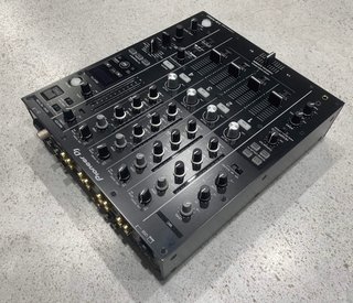 Pioneer DJM-750MK2 + Decksaver ( 816374 )