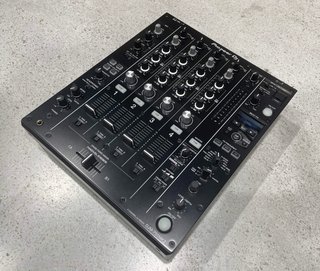 Pioneer DJM-750MK2 + Decksaver ( 816374 )