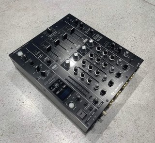 Pioneer DJM-750MK2 + Decksaver ( 816374 )