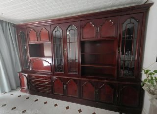 Mueble de salón madera y cristal