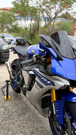 Yamaha R1 2016