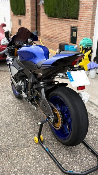 Yamaha R1 2016