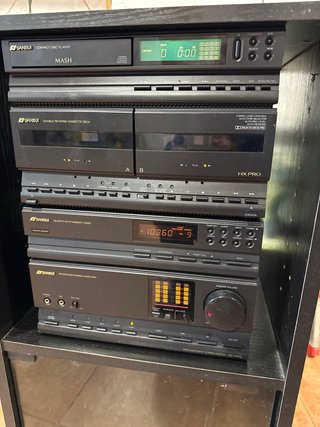 Equipo de música Sansui negro