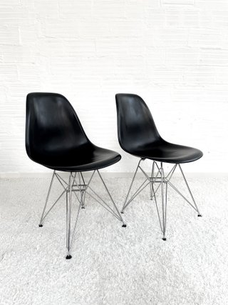 SILLAS DSR POR RAY & CHARLES EAMES PARA VITRA