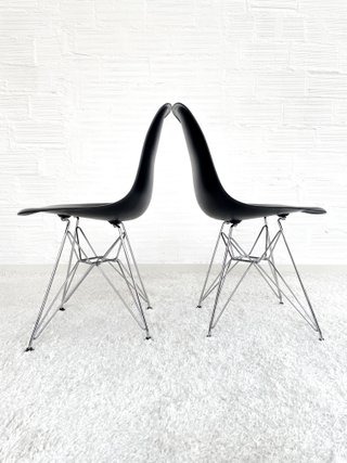 SILLAS DSR POR RAY & CHARLES EAMES PARA VITRA
