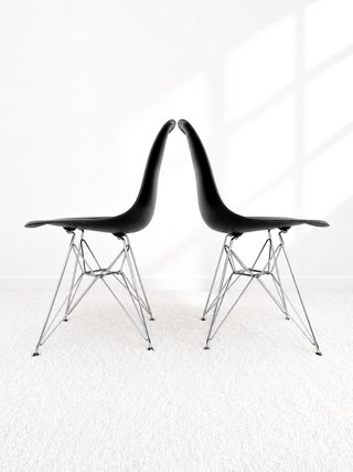 SILLAS DSR POR RAY & CHARLES EAMES PARA VITRA