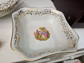 Lote de 2 Sopera y Bandeja Cuadrada Porcelana