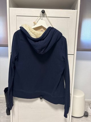 Chaqueta Hollister azul con forro sherpa