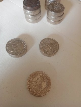 Fichas metálicas antiguas