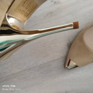 Tacones beige ante