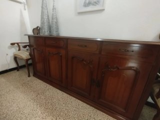 Mueble aparador de madera maciza