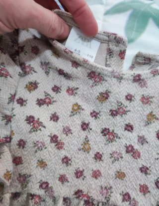 Vestido Zara floral manga larga