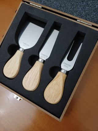 Set Formaggio Acciaio Inox e Legno