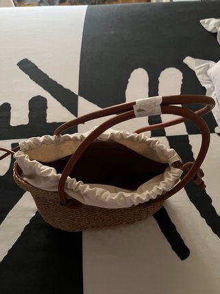 Bolso de rafia mimbre.