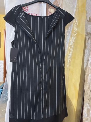 Vestitino nero a righe con collana