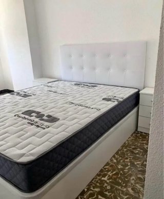 Canapé de madera y tela