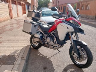 Ducati Multistrada Enduro Roja y Plata