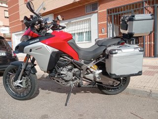 Ducati Multistrada Enduro Roja y Plata