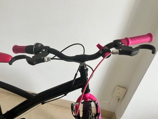 Bicicleta Negra y Rosa Rodado 20 Btwin