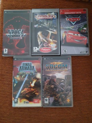 Lote 5 Juegos PSP: Space Invaders, Cars, SOCOM y m
