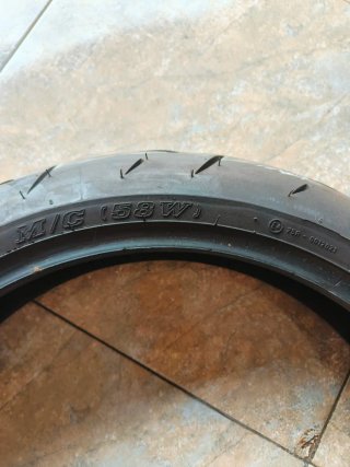 Neumático Dunlop 120/70 R17