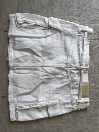 Falda vaquera cargo Stradivarius blanca
