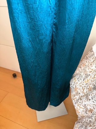 Vestido de graduación verde azulado con detalle