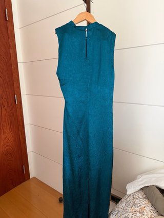 Vestido de graduación verde azulado con detalle
