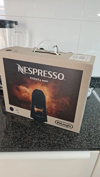 Cafetera Nespresso Negra