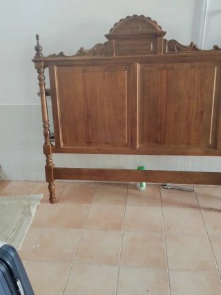 Cabeceros de caoba  1 matri  4 de 90. 2 mesas noch