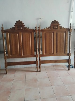 Cabeceros de caoba  1 matri  4 de 90. 2 mesas noch