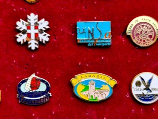 Lote de 20 pins turísticos Francia