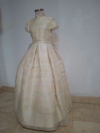 Vestido de comunión beige