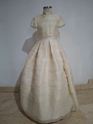 Vestido de comunión beige