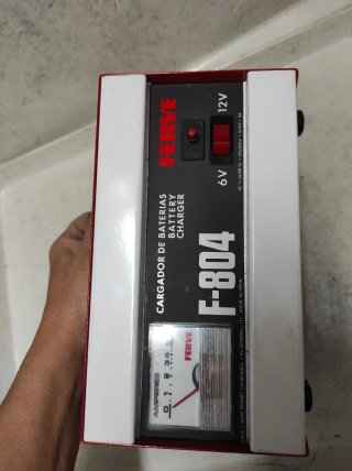 Cargador de batería FERVE F-804