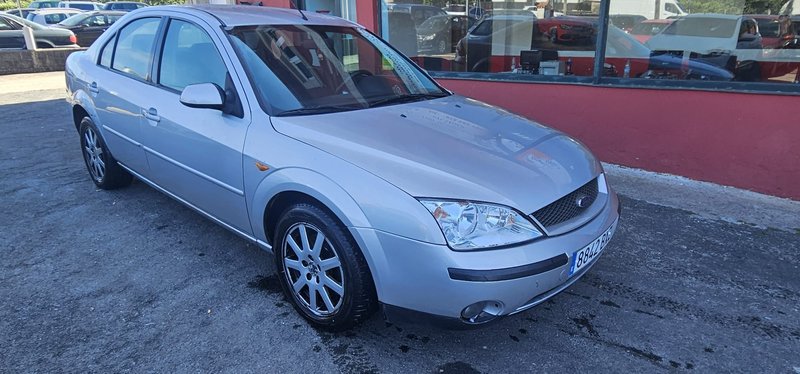 Ford Mondeo 2002 - foto 1