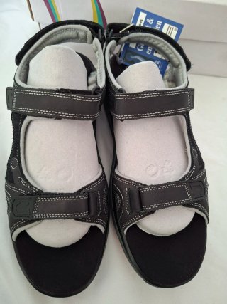 Sandalias Joya Negras y Grises Cómodas