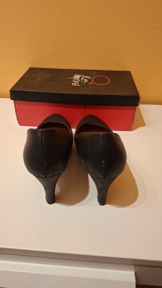 Zapatos de salón negros talla 39