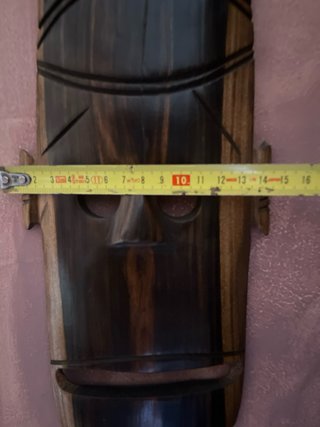 Máscara de madera artesanal