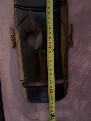 Máscara de madera artesanal