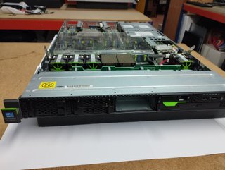 Servidor en Rack Fujitsu Primergy RX200 S7