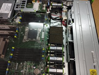 Servidor en Rack Fujitsu Primergy RX200 S7