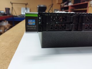 Servidor en Rack Fujitsu Primergy RX200 S7