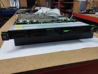 Servidor en Rack Fujitsu Primergy RX200 S7