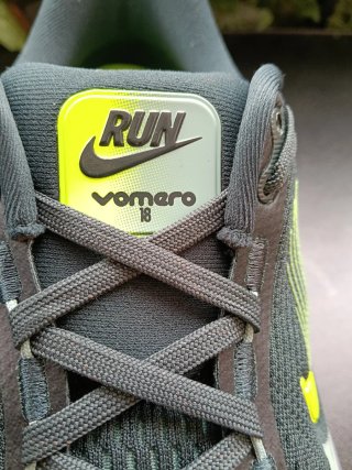 Nike Vomero 18