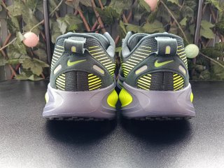 Nike Vomero 18