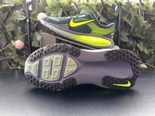 Nike Vomero 18