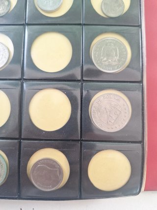 Monedas variadas coleccionables