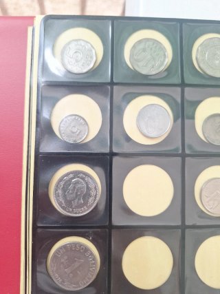 Monedas variadas coleccionables