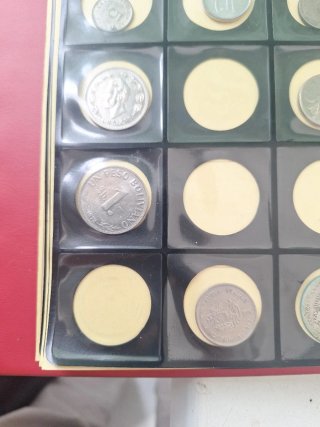 Monedas variadas coleccionables